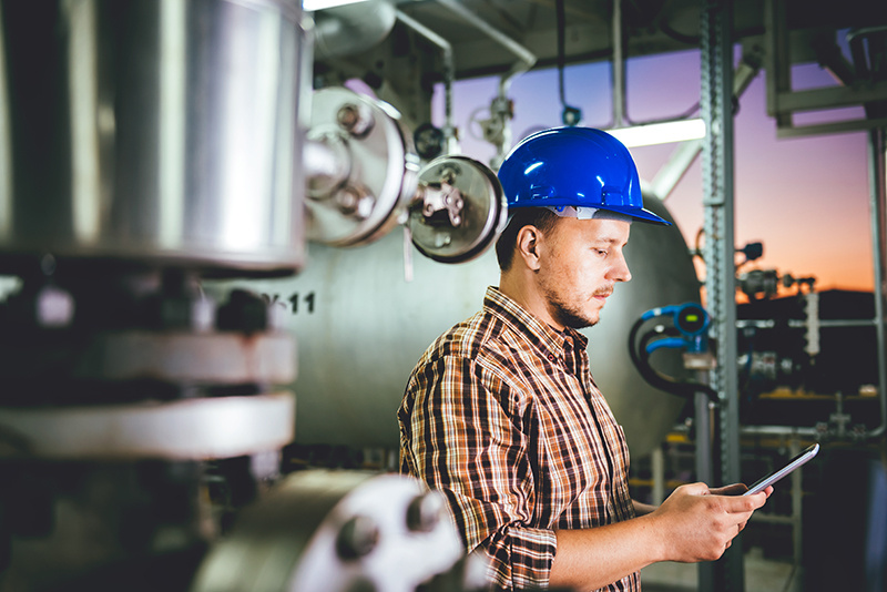 iPad and tablet technology in facilities management sector, manufacturing sector